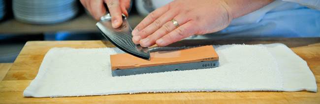 how-to-sharpen-a-chef-knife-using-water-stone